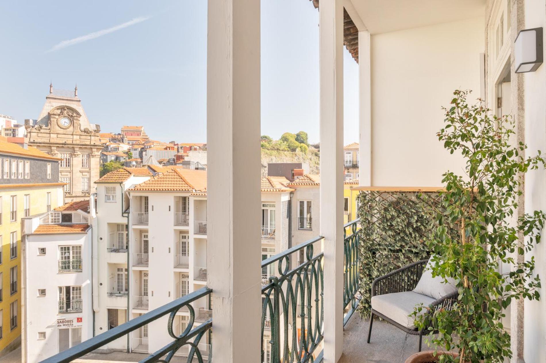 Апартаменты Historical Penthouse At Cardosas Block Порту Экстерьер фото